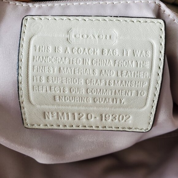 Coach metallic light pink hobo style bag - Picture 3 of 8